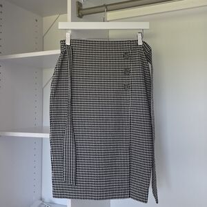 Classic Black and White Houndstooth Skirt